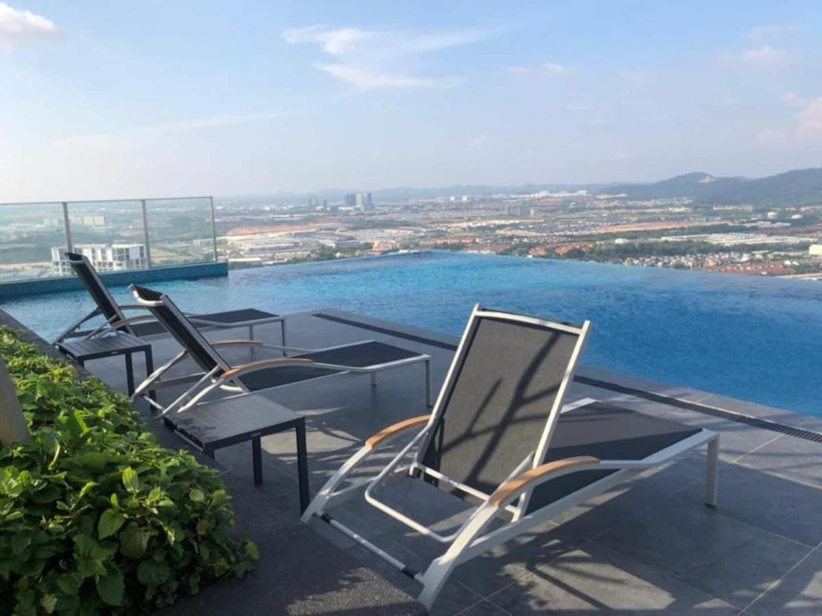 Sky Pool 4 Star Hotel Grade Stay In I-City Shah Alam Exterior foto